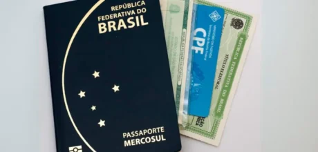 Quais documentos são necessários para solicitar benefícios e auxílios públicos
