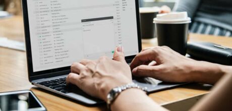 Como encontrar cursos gratuitos para estudar pela internet